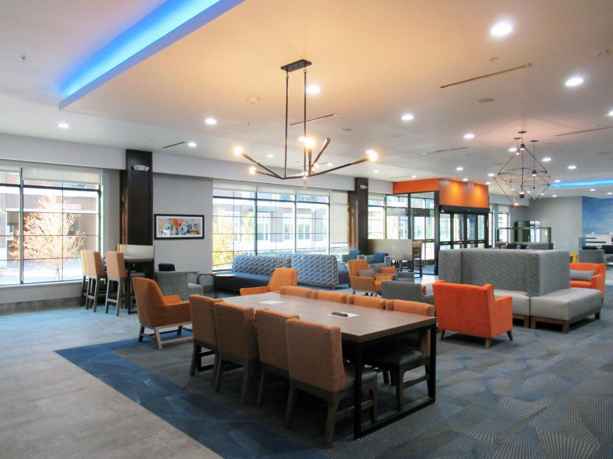 La Quinta Inn & Suites By Wyndham Dallas - Frisco Stadium Eksteriør bilde