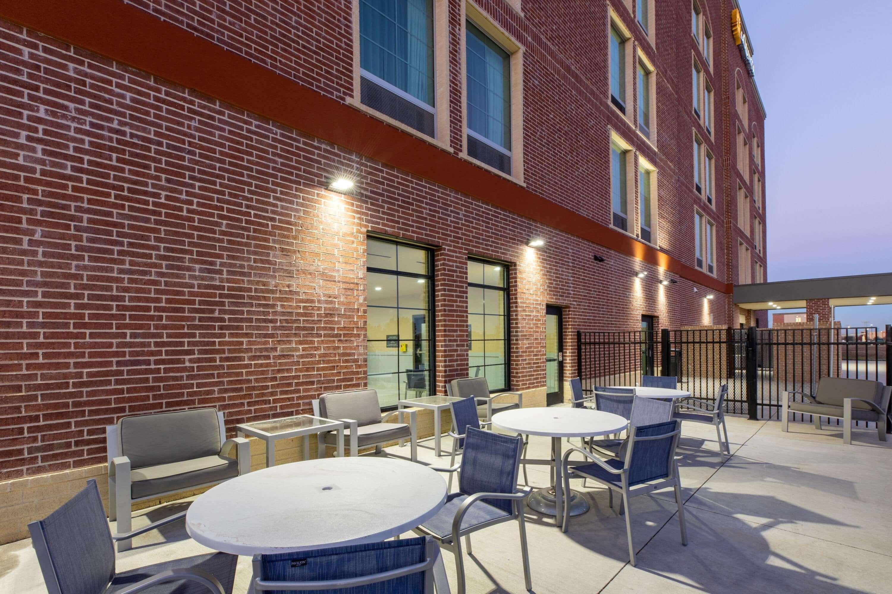 La Quinta Inn & Suites By Wyndham Dallas - Frisco Stadium Eksteriør bilde