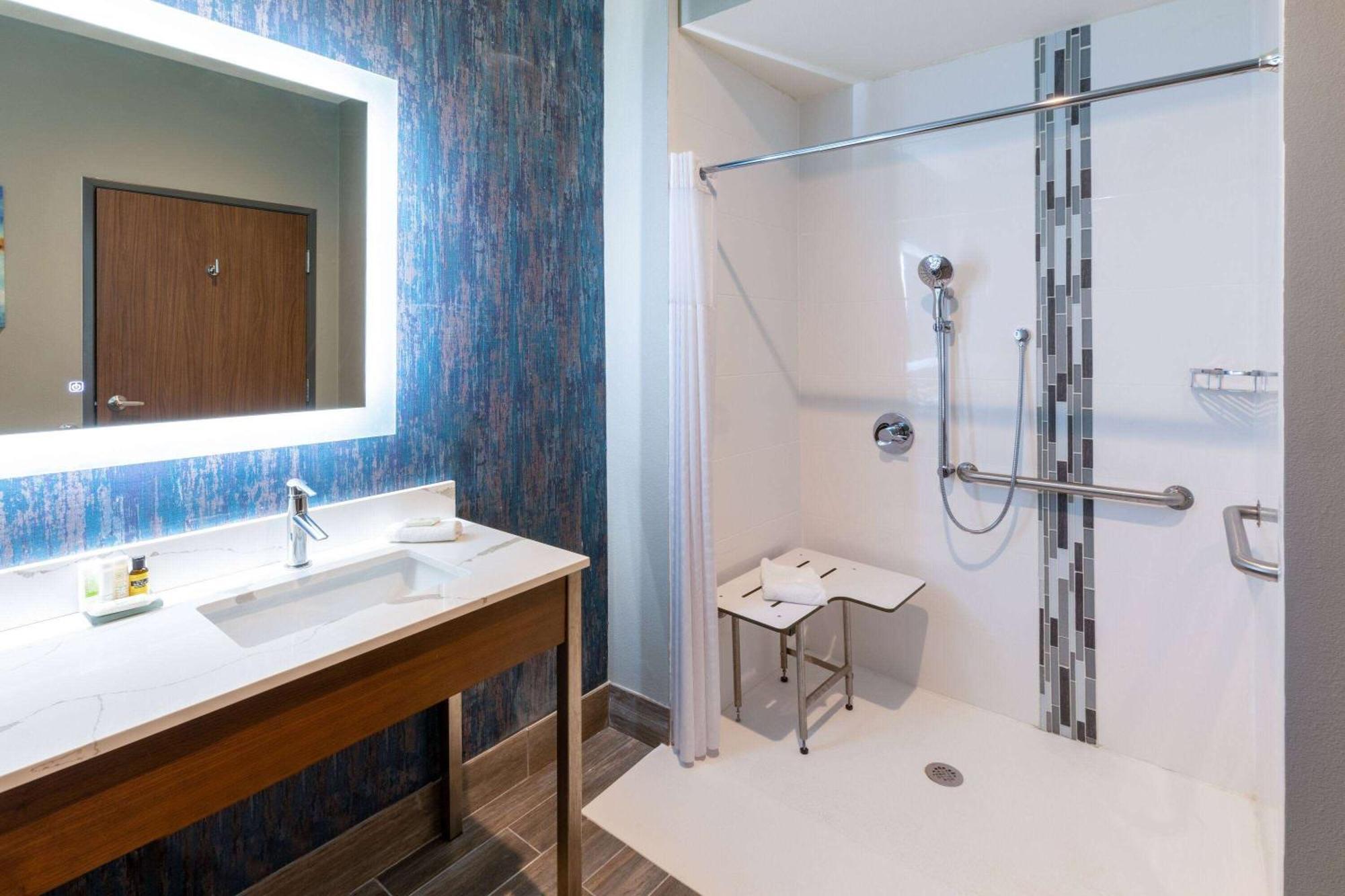 La Quinta Inn & Suites By Wyndham Dallas - Frisco Stadium Eksteriør bilde