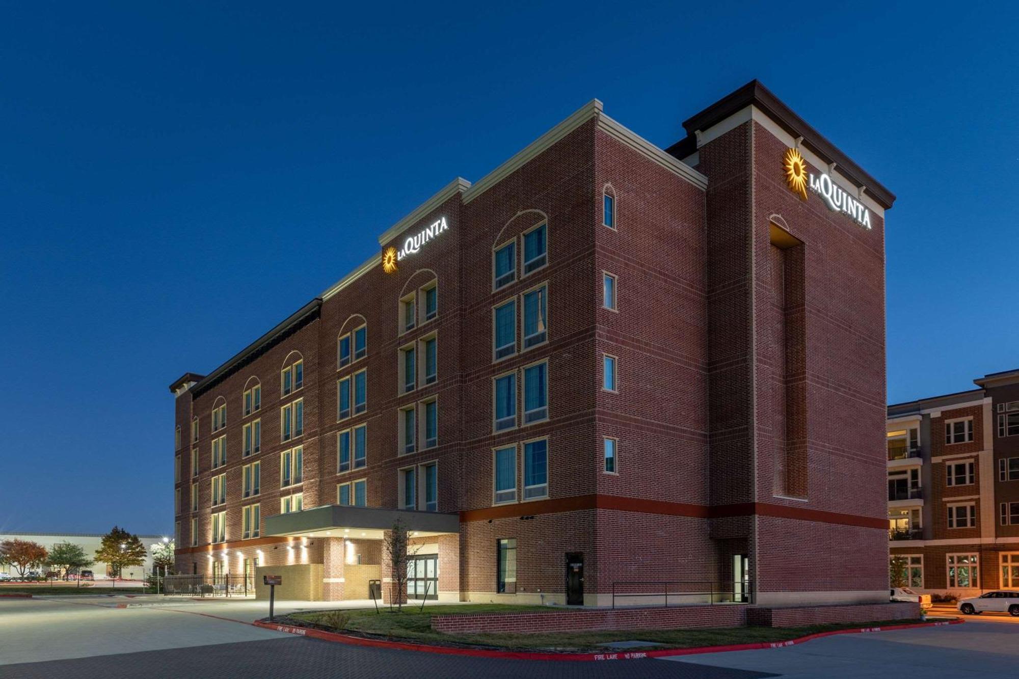 La Quinta Inn & Suites By Wyndham Dallas - Frisco Stadium Eksteriør bilde